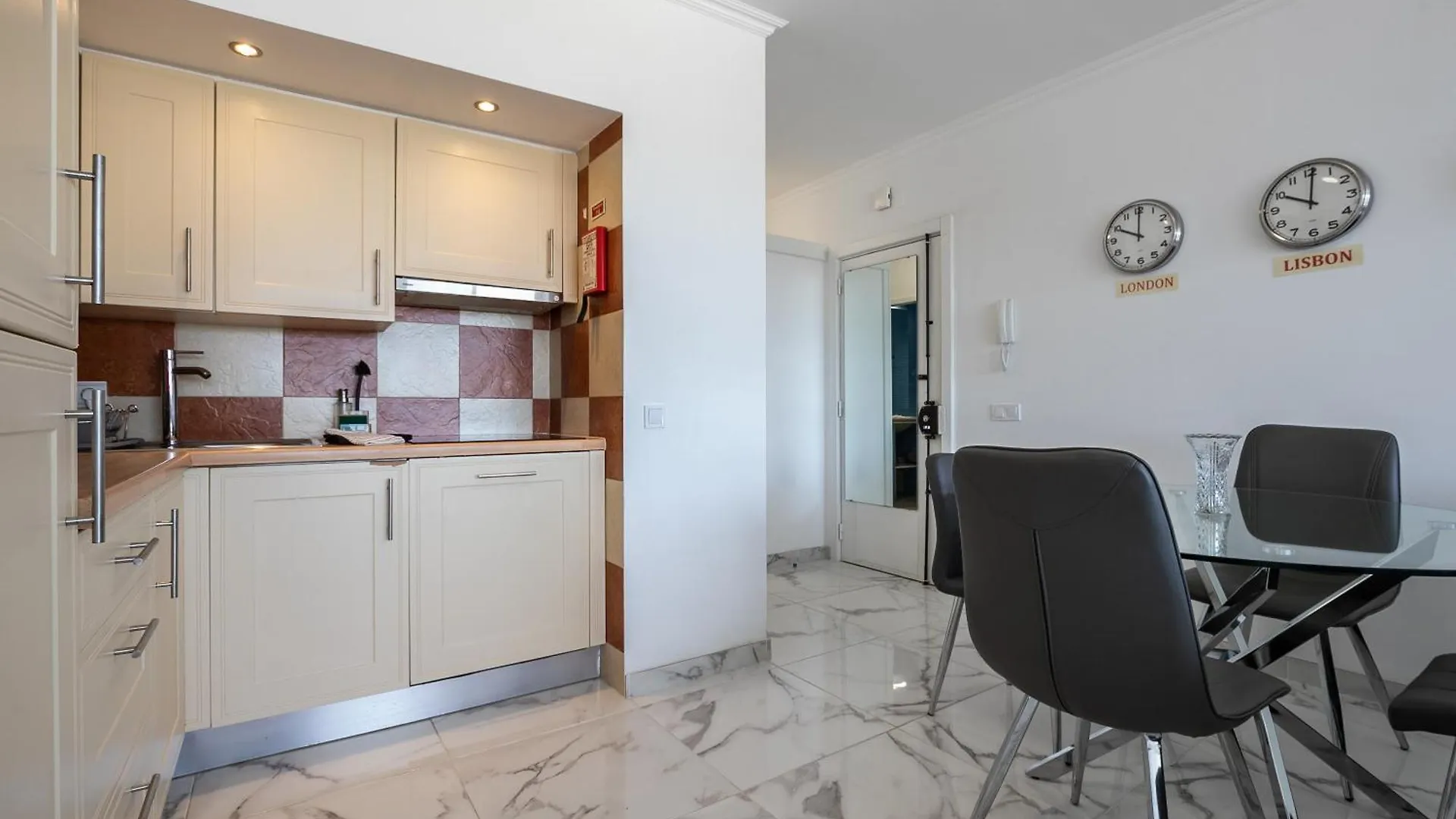 T0 Vilamoura Downtown Apartment 0*,  Portugal